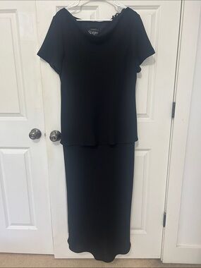 SL Fashions Women's maxi dress size 16 W Black wedding guest short sleeve dress